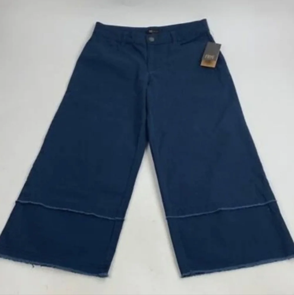 FRYE AND CO. Nightfall Navy Wide Leg Highrise Rough Hem Crop Jean Womens Size 10